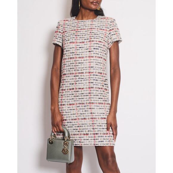 Chanel 18P Grey Tweed Midi Dress FR36 US4 Short Sleeve CC Logo Button Silk - Picture 1 of 16